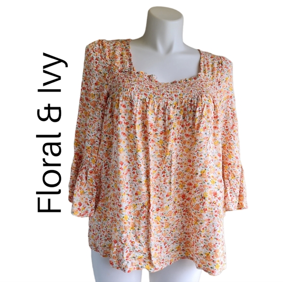 Floral and Ivy top NWT! Size Small